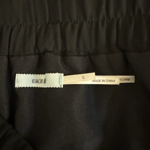 Kimchi Blue Large Solid Black Pull-On Pleated Asymmetrical Skirt - EUC - Picture 3 of 4